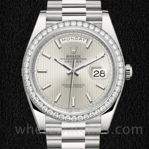Rolex Day-Date Pour des hommes 228349SSP Cadran à rayures argentées Automatique Argenté