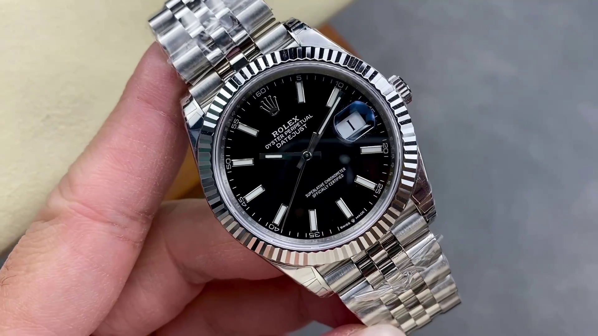 Montre Rolex Datejust Réplique 126334 cadran bâton noir de 41mm avec lunette rainurée – Image 2