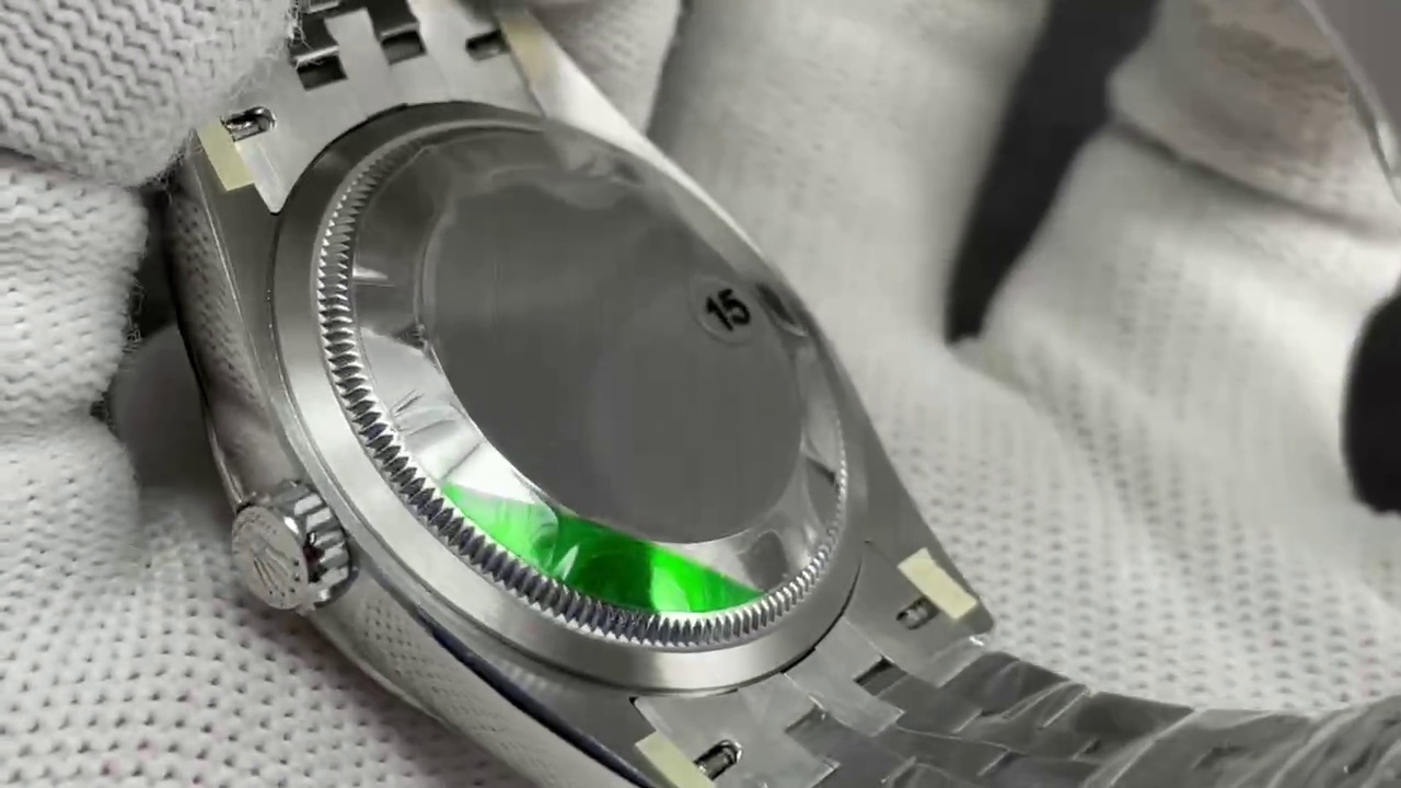 Montre Rolex Datejust Réplique 126234 36mm Blanc Baguette Diamants Cadran Noir – Image 5