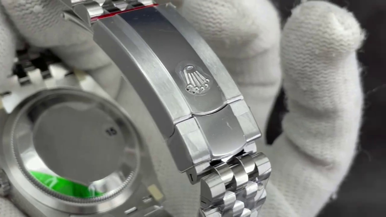 Montre Rolex Datejust Réplique 126234 36mm Blanc Baguette Diamants Cadran Noir – Image 6