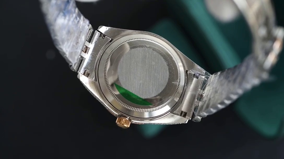Montre Rolex Datejust Réplique 42mm Ciel étoilé Diamants Cadran or blanc bicolore – Image 4