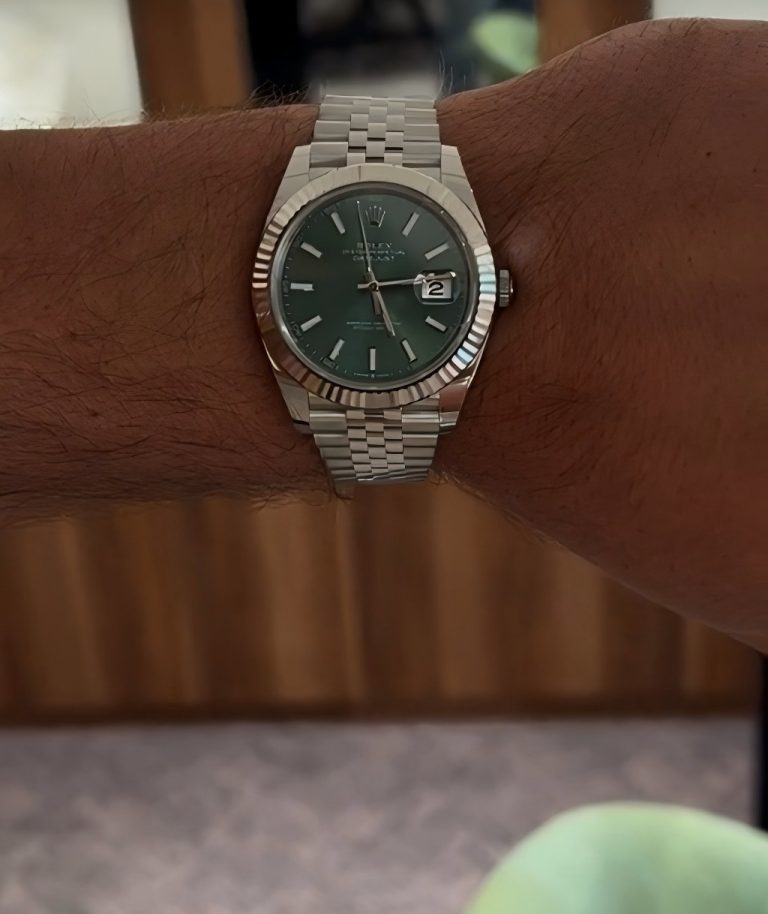 Montre Rolex Datejust Réplique 41 Bracelet Jubilee en or blanc Cadran vert menthe photo review