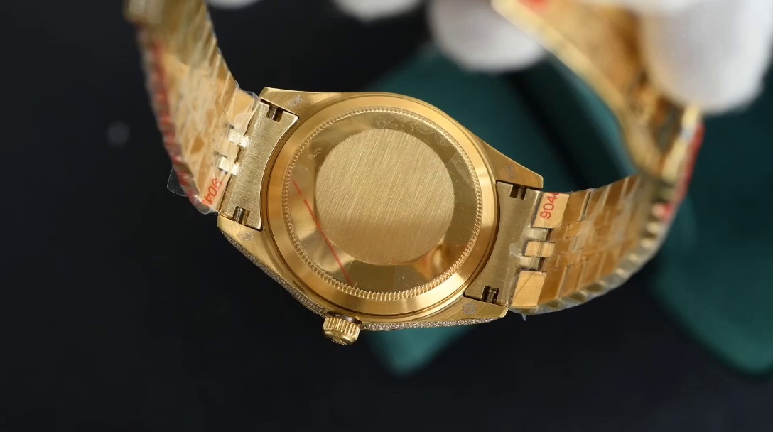 Rolex Sky-Dweller Réplique 42mm Cadran Champagne Arabe Iced Out Luxe Haute Qualité Montre Élégante et Brillante – Image 4