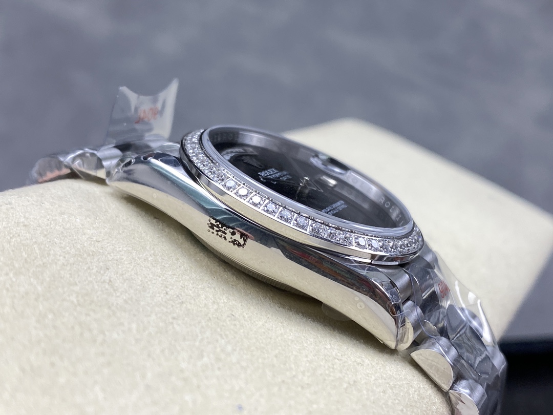 Swiss AAA Rolex Day-Date 18206 Réplique – Montre De Luxe 36mm Cadran Noir, Lunette Sertie De Diamants – Image 7