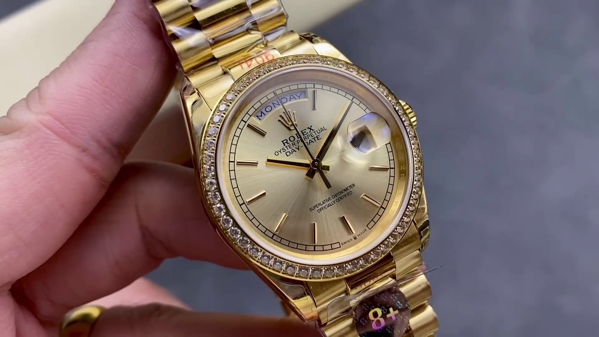 Montre Rolex Day-Date 118348 Réplique 36mm En Or Jaune Avec Lunette Diamants, Cadran Champagne Et Bracelet President – Image 3
