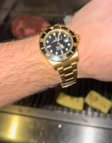 Montre Rolex GMT-Master Réplique m126713 lunette noire et jaune photo review