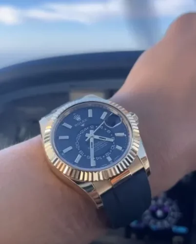 Rolex Sky-Dweller Pour des hommes m326238-0009 42mm Automatique Élastique photo review