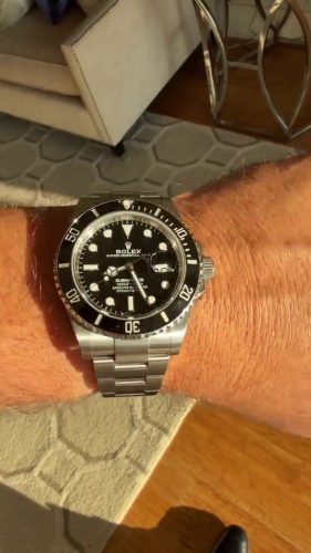 Rolex Submariner 126610LN Pour des hommes Argenté Cadran Noir Bracelet photo review