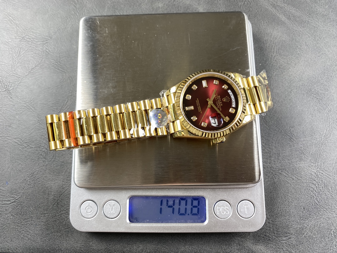 Rolex Day-Date 18238 Réplique Cadran À Vignette Rouge | Index Des Heures En Diamant | Luxueux Et Magnifique – Image 6