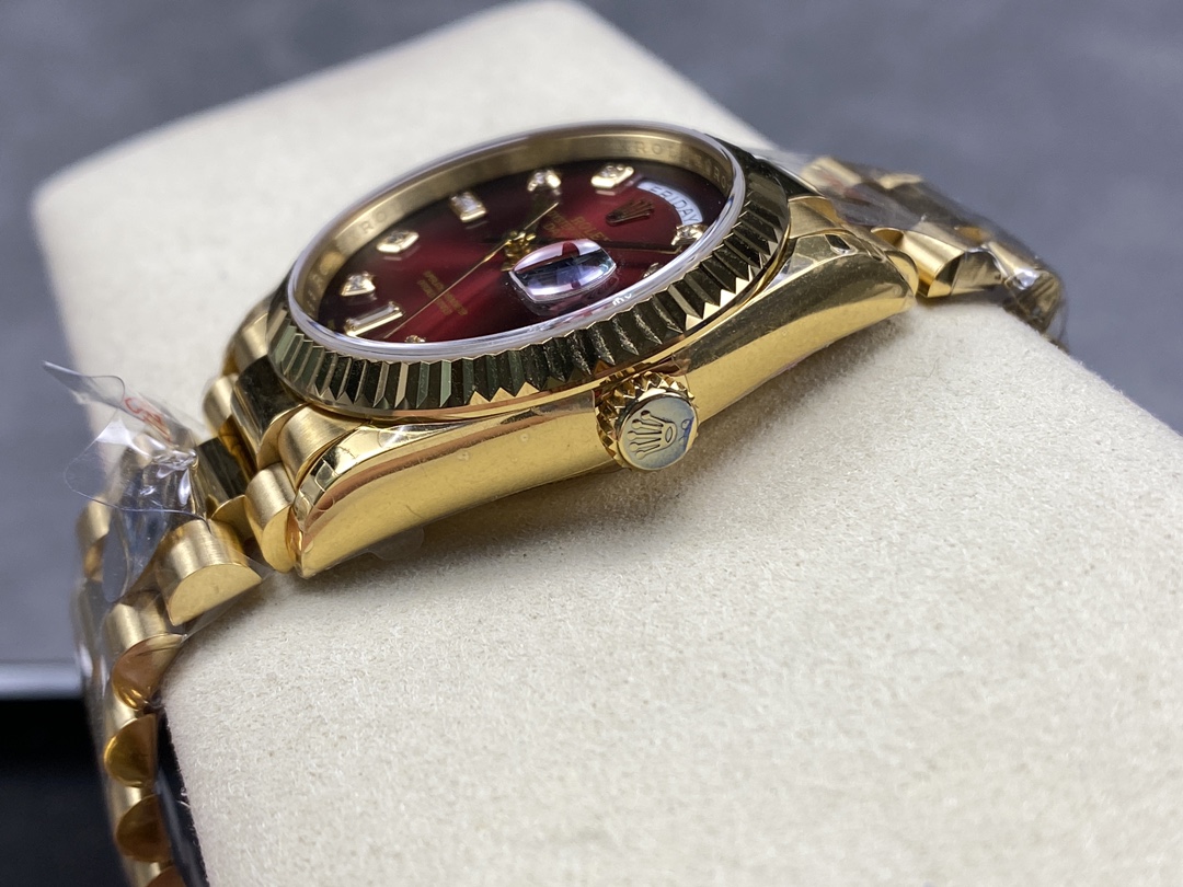 Rolex Day-Date 18238 Réplique Cadran À Vignette Rouge | Index Des Heures En Diamant | Luxueux Et Magnifique – Image 8
