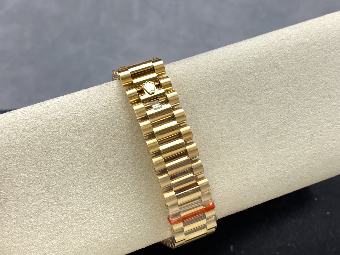 Rolex Day-Date 18238 Réplique Cadran À Vignette Rouge | Index Des Heures En Diamant | Luxueux Et Magnifique – Image 10