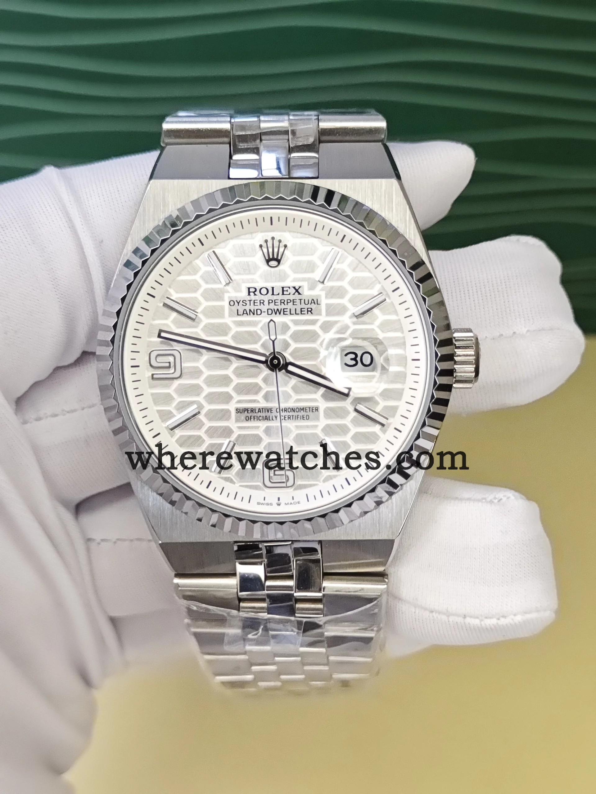 Replica watches Rolex Oyster Perpetual Date 127334 – Montre Automatique Suisse 40mm Cadran Argent Nid d’Abeille