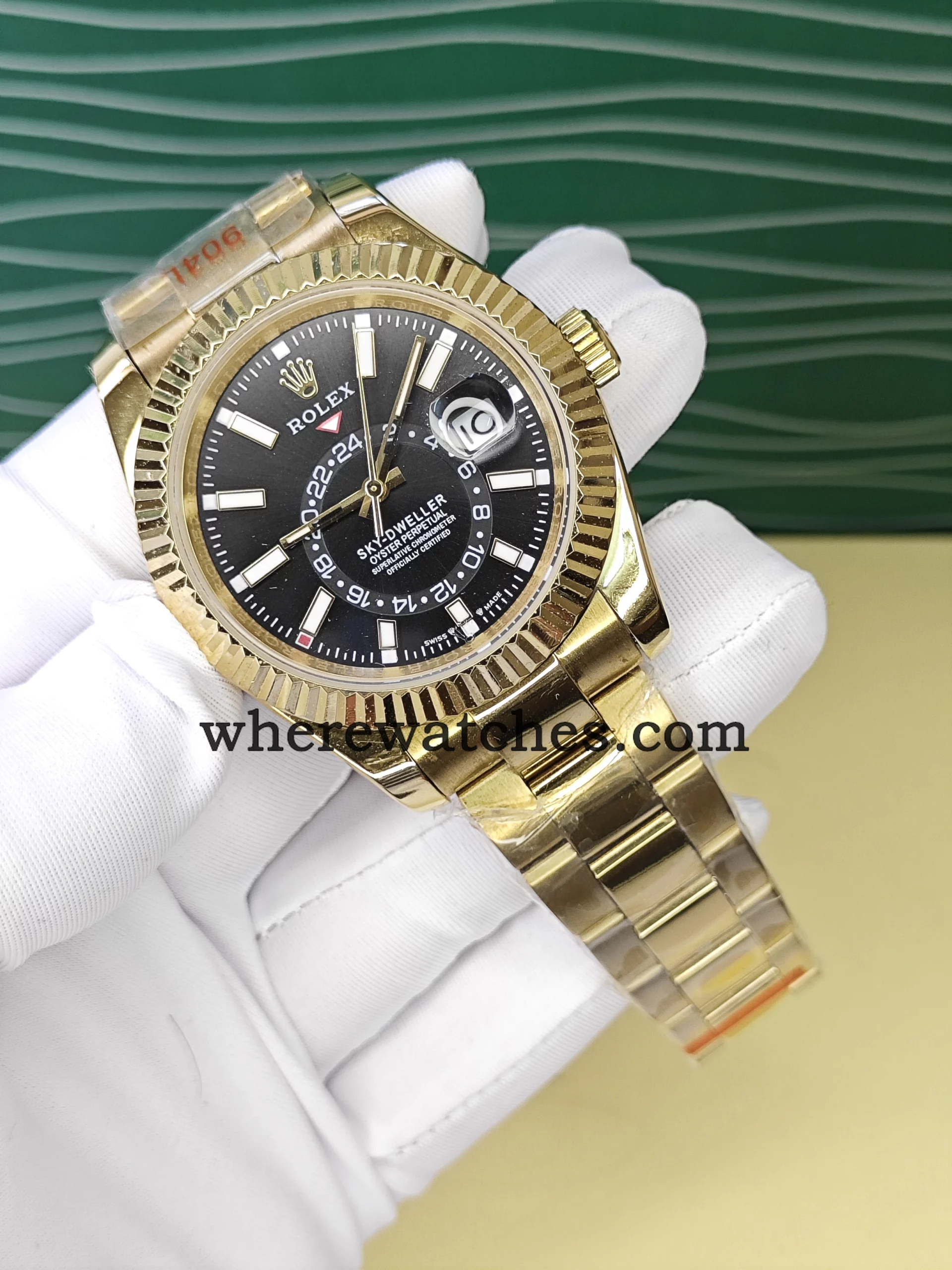 Replica Watches Rolex Sky-Dweller 326938 42mm Cadran Noir – Montre Automatique Suisse Plaqué Or 18K – Image 2