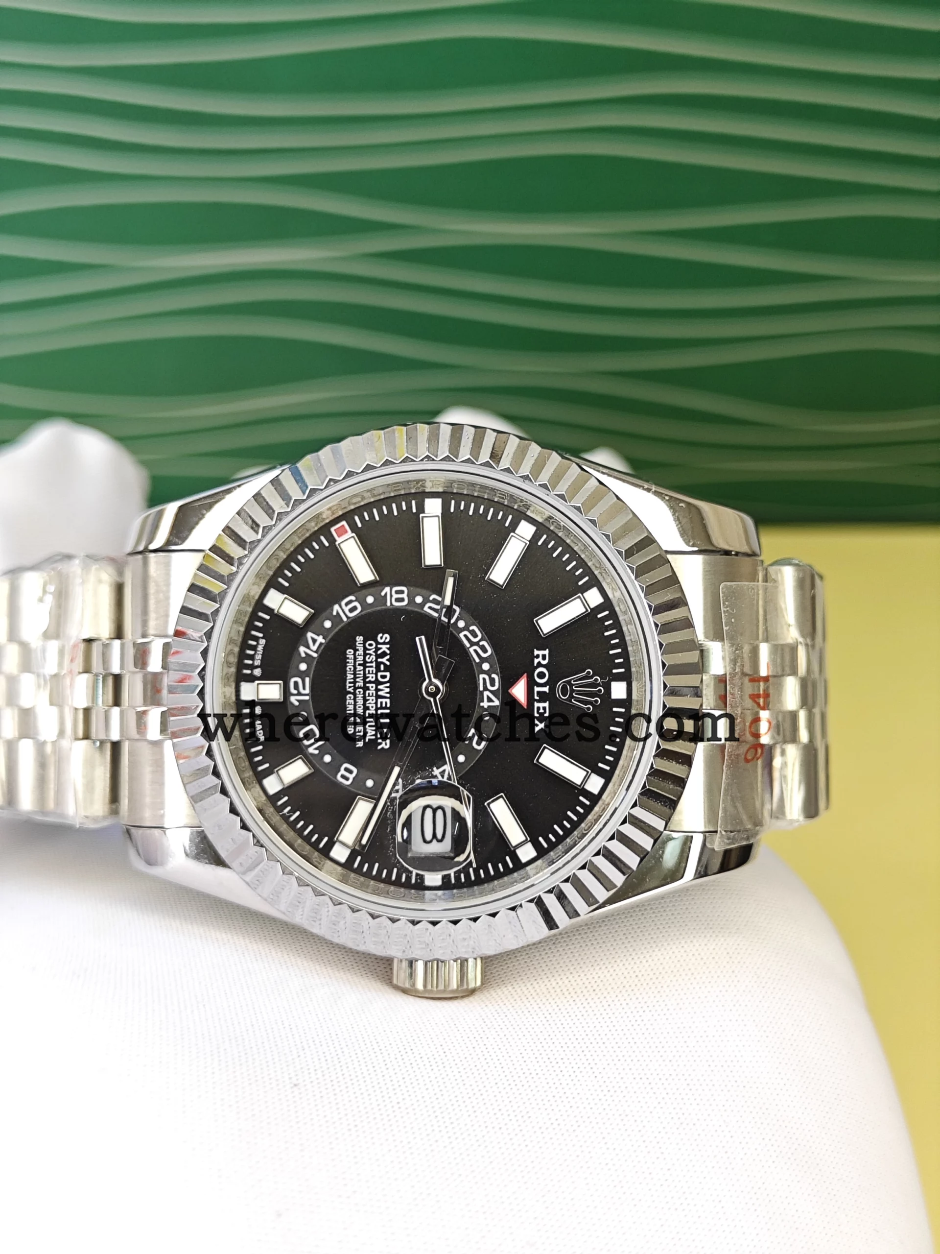Replica Rolex Sky-Dweller 336934-0008 Cadran Noir 42MM – Montres Replica Watches Haut de Gamme – Image 4